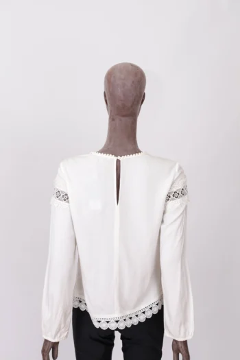 Alternative view of Blusa Skunk com Guipir Detalhe Plissado Branca 40