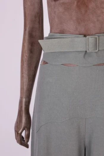 Alternative view of Calça Pantalona Paula Raia Detalhes Vazados 38
