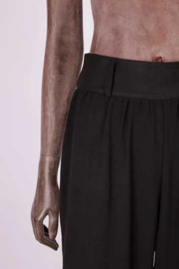 Alternative view of Calça Susan Loeff Jogger com Laço na Barra Preta P