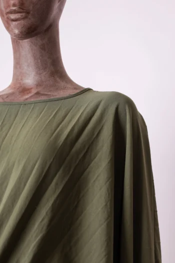 Alternative view of Blusa Tob Manga Morcego Plissada Verde Militar M