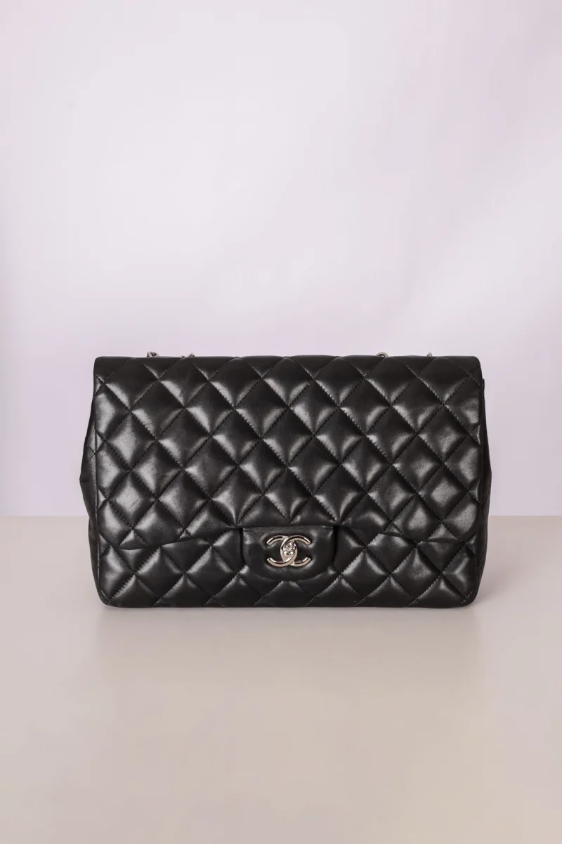 Bolsa Chanel Classic Single Flap Calfskin Preta - Rehabita Brechó