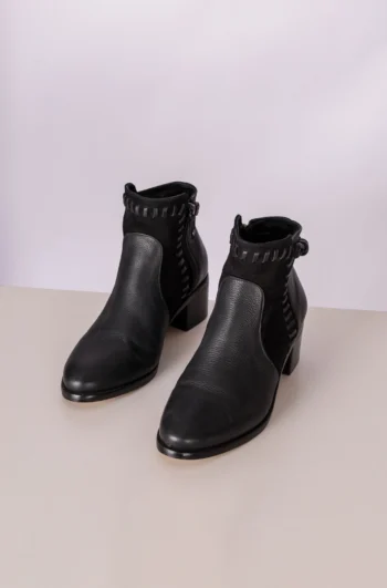 Bota Tatiana Loureiro Em Couro Detalhe Suede Preto 38