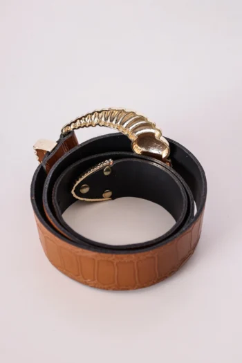 Alternative view of Cinto em Couro Marrom Croco Fivela Dourada