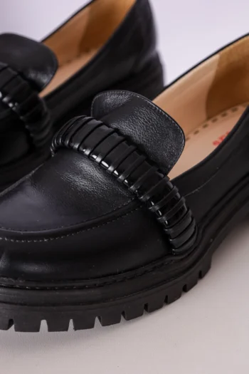 Alternative view of Mocassim Plataforma Tatiana Loureiro Preto 38