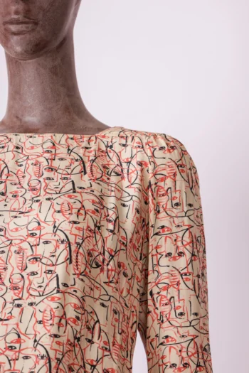 Alternative view of Vestido Animale Curto Manga Longa Estampa Rostos 36