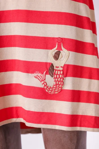 Alternative view of Vestido Curto Listras Em Malha Cantão Vermelho P