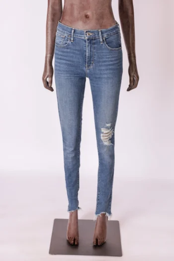Calça Levis Skinny Barra Desfiada Lavagem Média 38