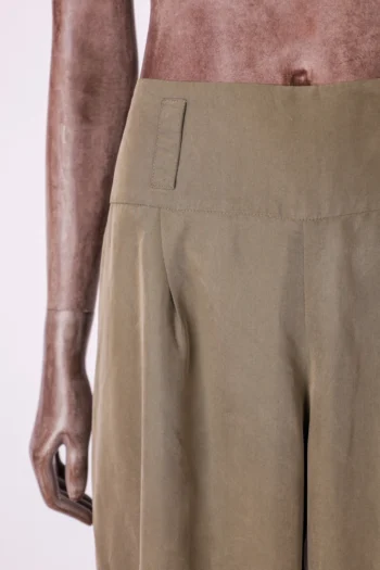 Alternative view of Calça Pantacourt Verde Militar MaraMac 40
