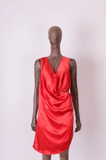 Vestido Forum Curto em Cetim Acinturado Vermelho G