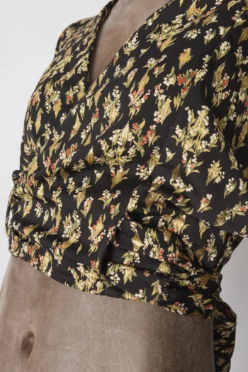 Alternative view of Cropped Transpassado Sabina Musáyev Floral P