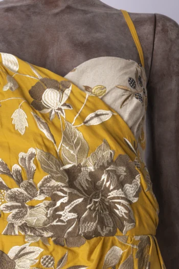 Alternative view of Vestido Cris Barros Midi Bordado Amarelo 38