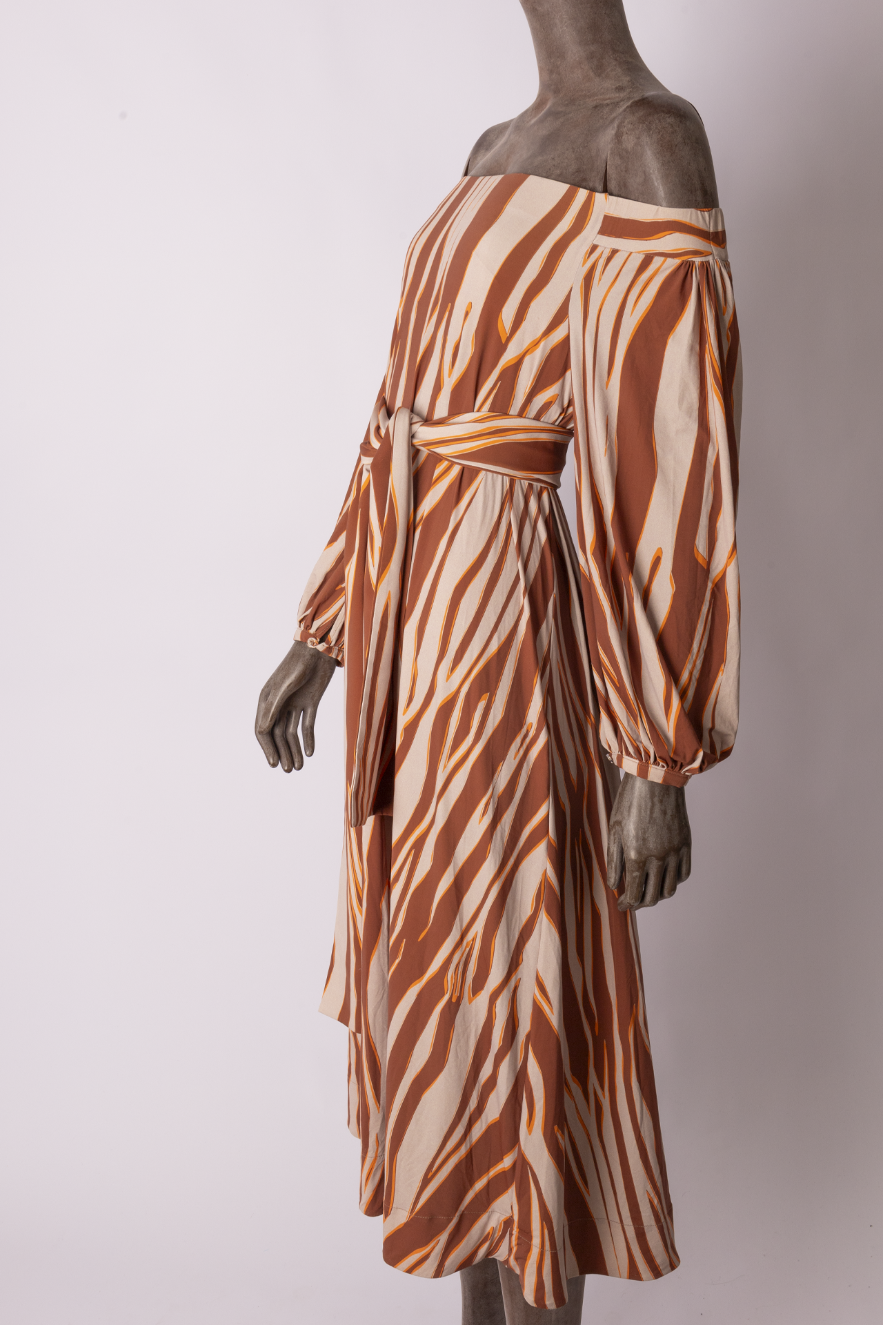 Vestido Lafort Midi Ombro a Ombro Estampado Marrom 36 - Imagem 3