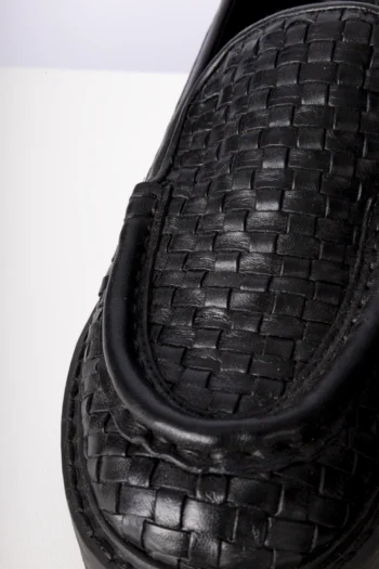 Alternative view of Mocassim Schutz Tresse Preto 36