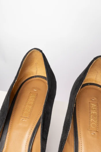 Alternative view of Scarpin Arezzo NobucK PReto 39
