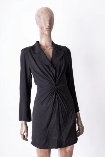 Vestido Open Lapela Torcida em Linho Preto P