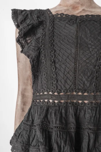 Alternative view of Vestido Raissa Curto com Babados Preto P