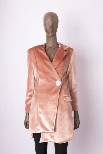 Blazer Anne Fernandes em Veludo Assimétrico Botão Pedraria Rosa Chá P