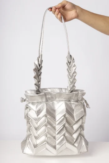 Bolsa Ryzi Atomic Bucket em Couro Prata