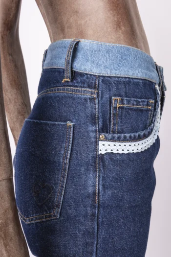 Alternative view of Calça Jeans Andrea Bogosian Skinny com Detalhe Renda Lavagem Escura 38