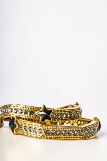 Alternative view of Kit Pulseiras Camila Klein STar Dourada e Preta