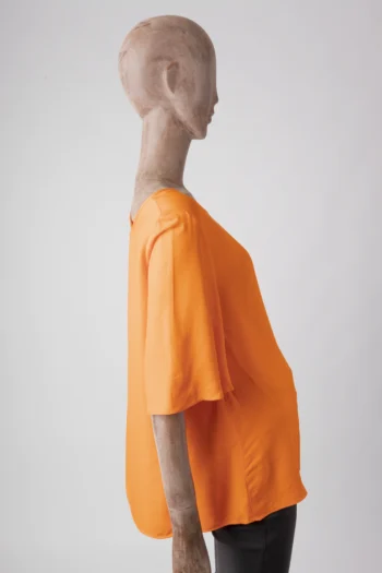 Alternative view of Camiseta Lafort Decote V Laranja 42