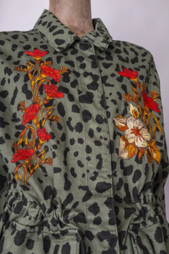 Alternative view of Conjunto Le Lis Blanc Parka + Calça Animal Print Verde 40