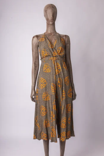 Macacão Dress To Pantacourt Estampa Folhas Preto e Laranja PP