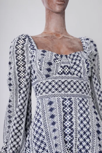 Alternative view of Vestido Dimy Curto em Guipir Azul Marinho P