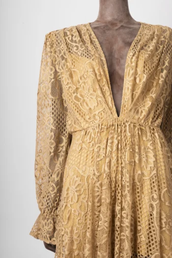 Alternative view of Vestido Fabulous Agilitá Longo em Renda Marrom Claro 38