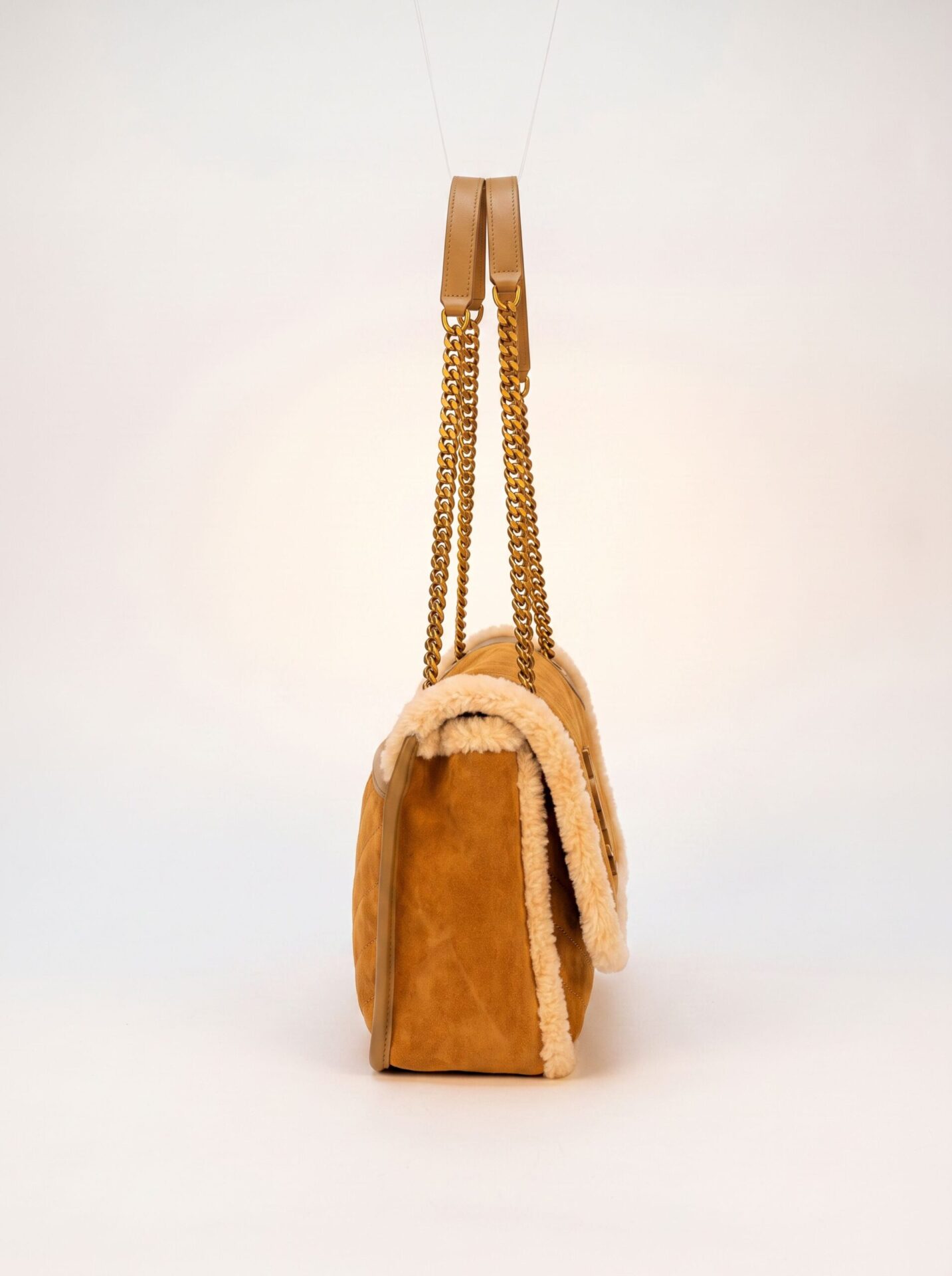 BOLSA SAINT LAURENT NIKI EM SUEDE COM PELO CAMEL - Imagem 2