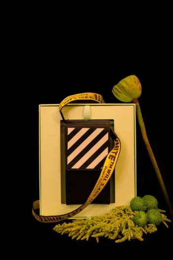 Alternative view of BOLSA OFF WHITE DIAGONAL BINDER PHONE HOLDER