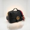 BOLSA GUCCI GG MARMONT SMALL PRETA TOP HANDLE - Imagem 2