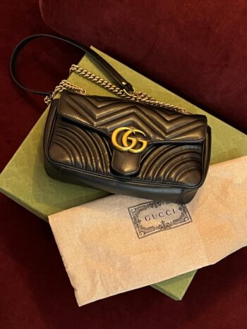 Alternative view of bolsa Gucci GG Marmont Small preta