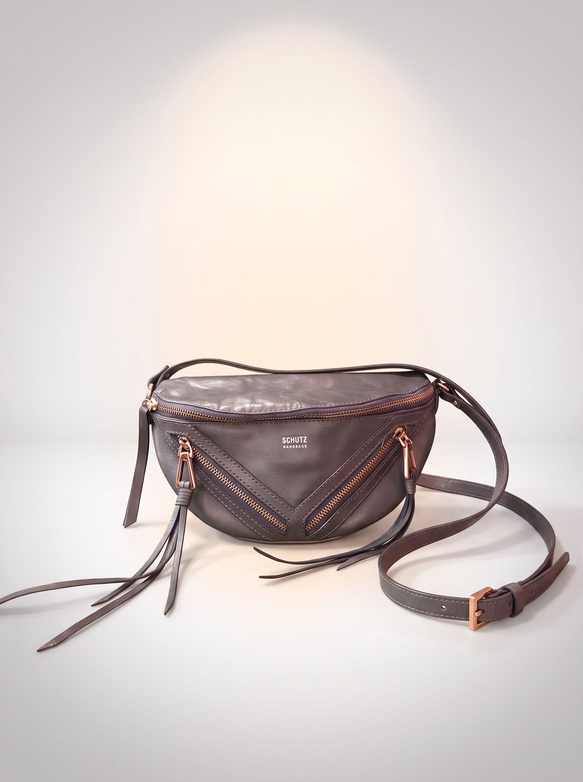 MINI POCHETE SCHUTZ GRAFITE COM ALÇA AJUSTÁVEL