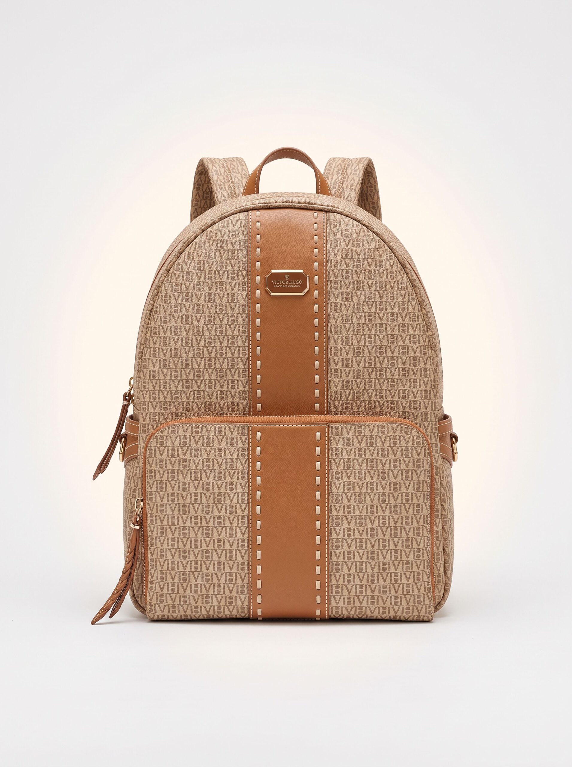 MOCHILA VICTOR HUGO DUCA MONOGRAMA CARAMELO