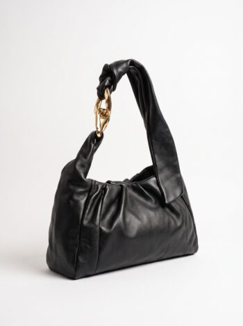 BOLSA SCHUTZ DE OMBRO PRETA COM DETALHE DOURADO