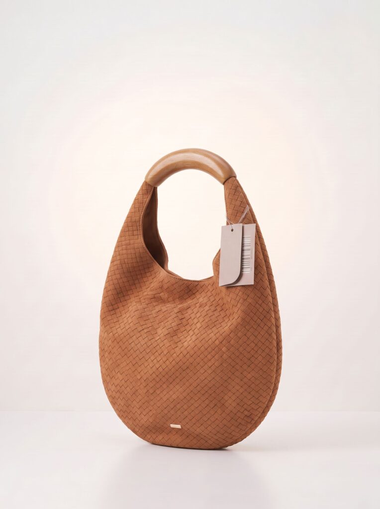 BOLSA HOBO EM CAMURÇA MARROM CARAMELO